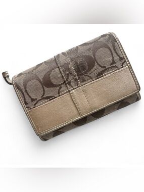 Vintage Coach Monogram Fold Snap Closure Wallet Tan Gold 5.5x4x 1.5